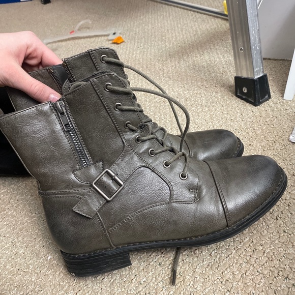 Boots - Picture 1 of 4